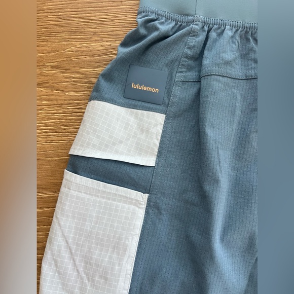 Lululemon WovenAir shorts, size 8! NWT! - Picture 5 of 6